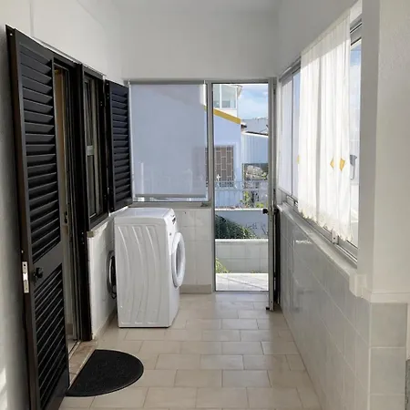 Private Room In Corroios 15 Minutes From The Beach - Quarto Privado Em Corroios Com Facil Acesso A Praia E Lisboa *